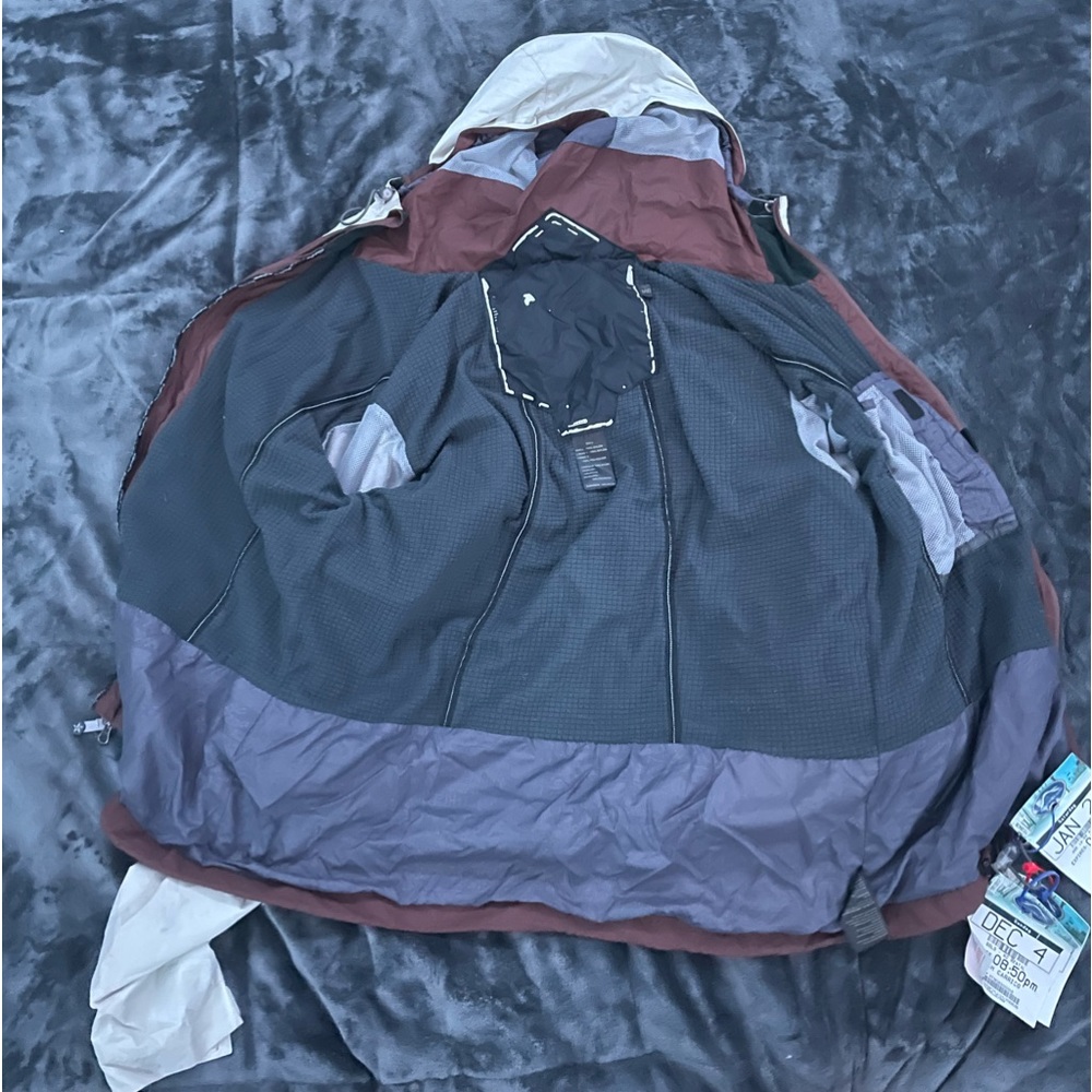 Large sized mens ski jacket